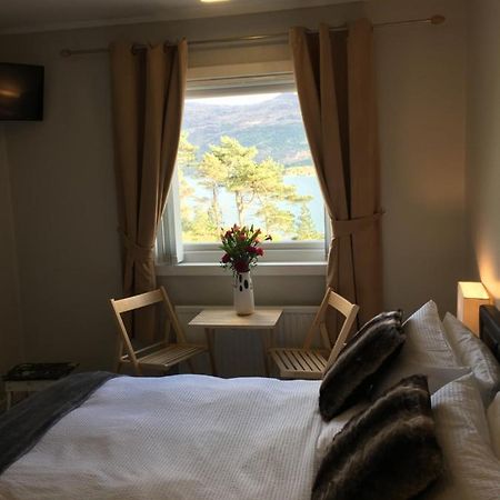 Lochalsh View, Kyle, 1 Mile To Skye Apartment ไคล์ออฟล็อคฮัลช์ ภายนอก รูปภาพ