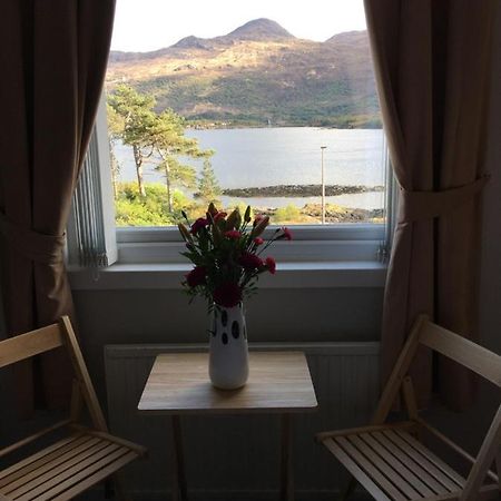 Lochalsh View, Kyle, 1 Mile To Skye Apartment ไคล์ออฟล็อคฮัลช์ ภายนอก รูปภาพ