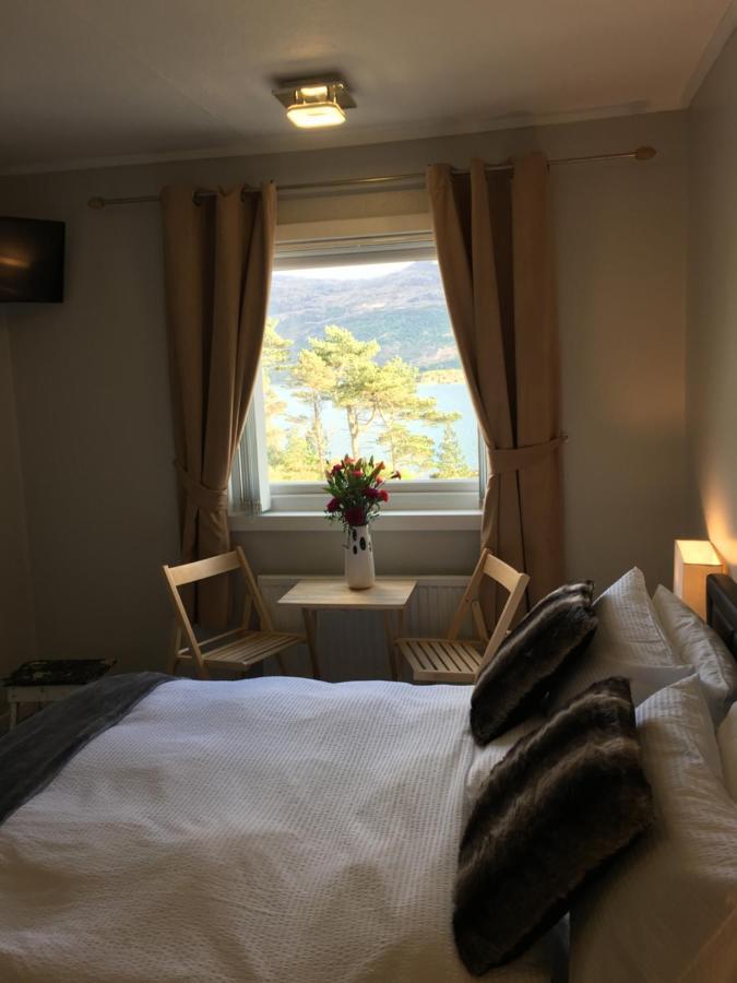 Lochalsh View, Kyle, 1 Mile To Skye Apartment ไคล์ออฟล็อคฮัลช์ ภายนอก รูปภาพ