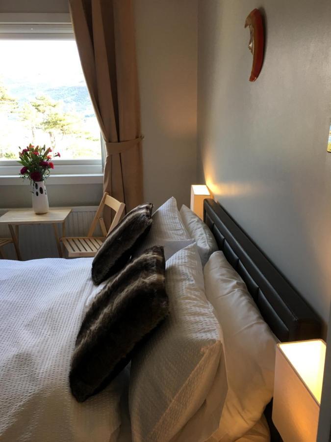Lochalsh View, Kyle, 1 Mile To Skye Apartment ไคล์ออฟล็อคฮัลช์ ภายนอก รูปภาพ